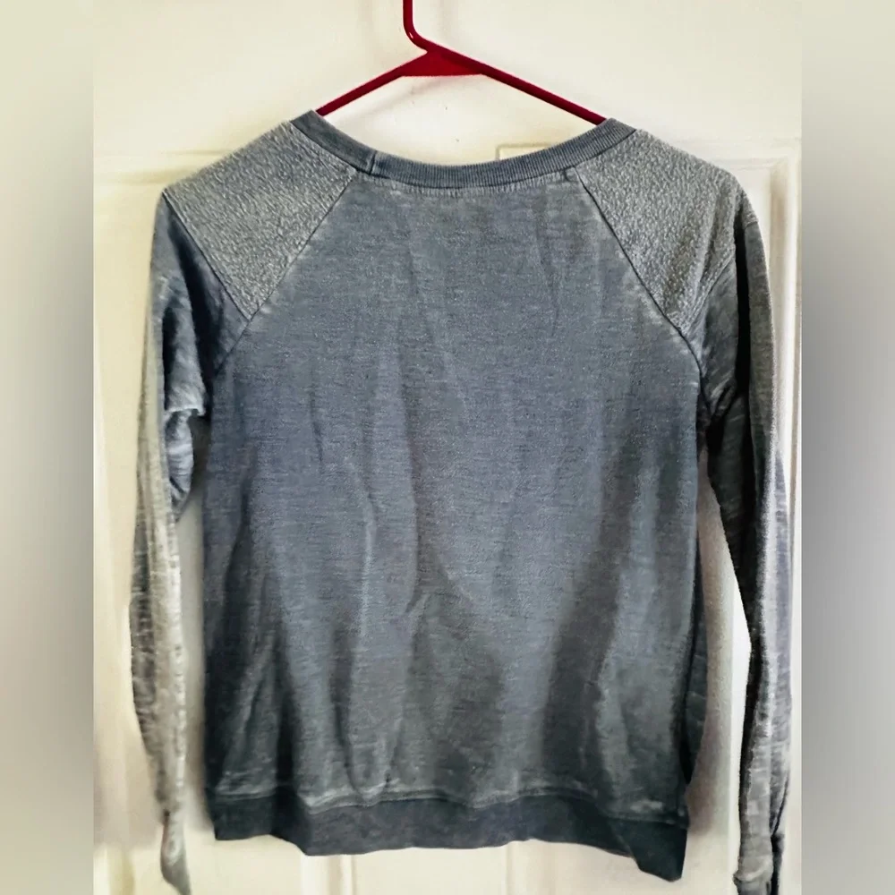 Chaser Wildfox Sweater Lightweight sweatshirt XS NWOT - Picture 4 of 4